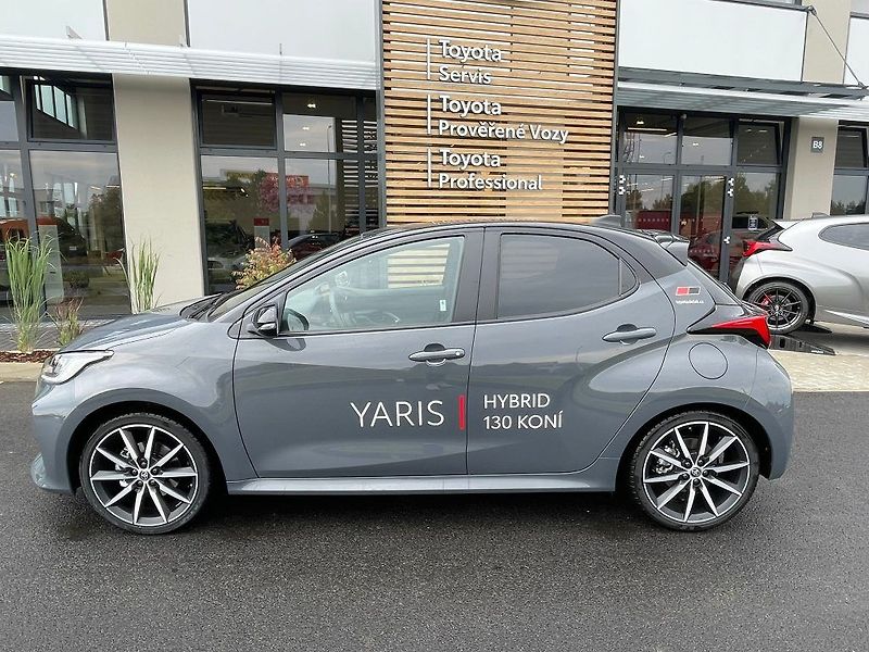 Toyota Yaris 1.5.Hybrid 130 HP GR Sport - fotka 4 z 27