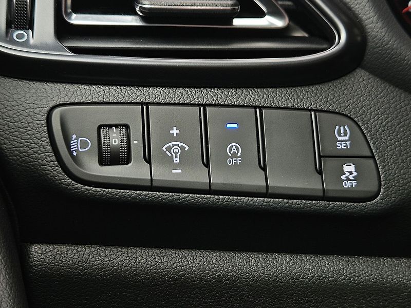 Hyundai i30 1,6 T-GDi 110kW, N-Line, 1.maj - fotka 15 z 36