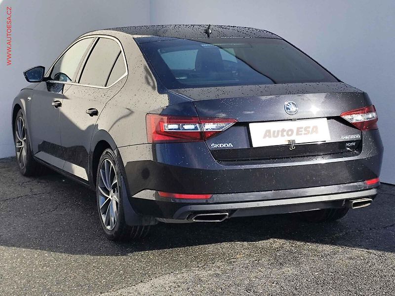 Škoda Superb (2016) 2.0TSi 4x4, ČR, DSG, bixen - fotka 6 z 37