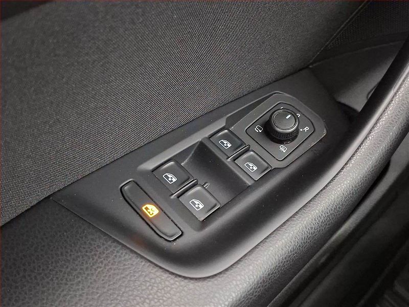 Volkswagen Passat (2019) 1.6 TDI, Automat, Navi - fotka 20 z 21