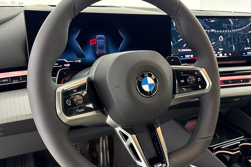 BMW Řada 5 řady 5 | 520d xDrive - fotka 17 z 25