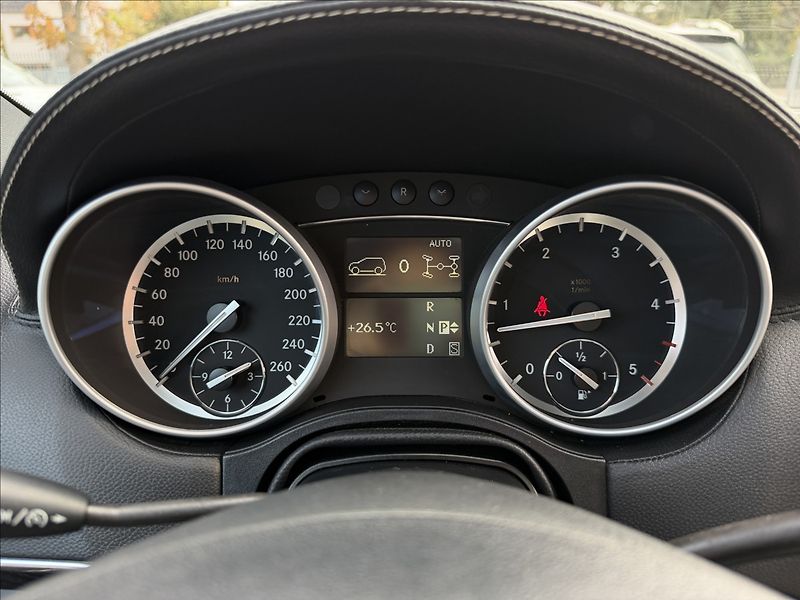 Mercedes-Benz GL 350 CDI 4Matic AMG - fotka 12 z 30