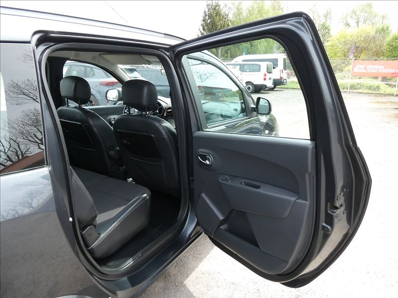 Dacia Lodgy 1,2 TCe 85kW klima,NAVI,závěs - fotka 23 z 35