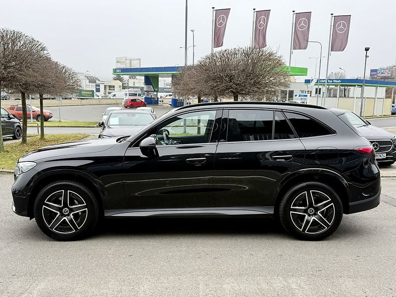 Mercedes-Benz GLC (2023) 300 e 4MATIC SUV - fotka 5 z 48