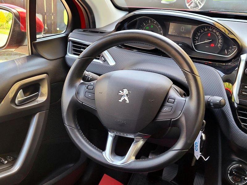 Peugeot 2008 SERV.KNIHA, ROZVODY, ČR - fotka 30 z 44