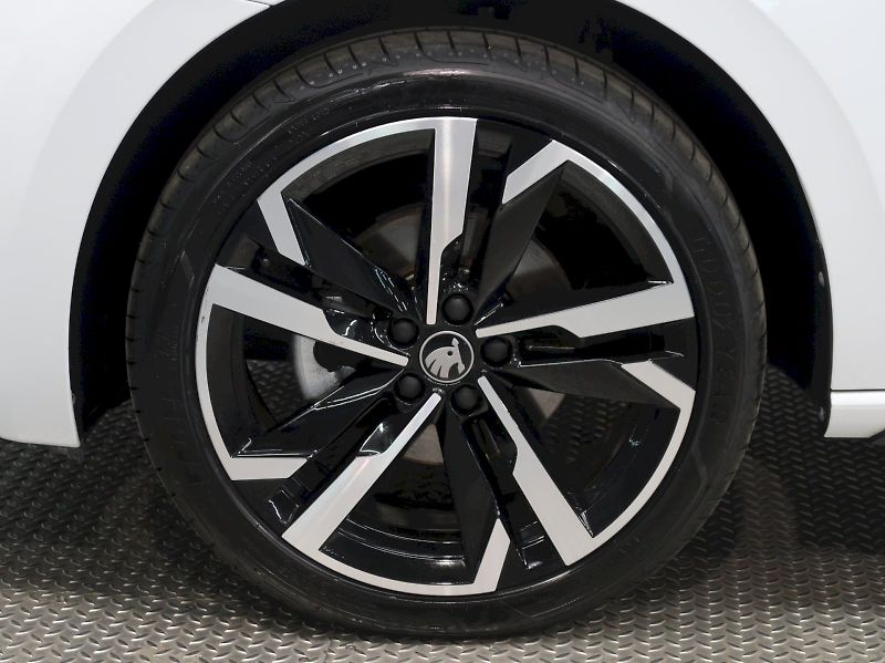 Škoda Scala (2025) MONTE CARLO 1.0TSI 85KW DSG PA - fotka 12 z 39