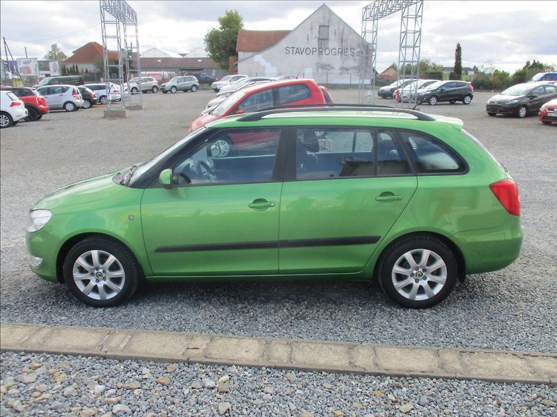 Škoda Fabia 1,2 TSI, klima, servis, tažné, - fotka 8 z 45
