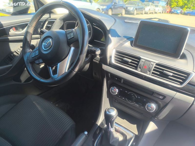 Mazda 3 20i,KRÁSNÁ,100KM,SERVISKA,1MAJ - fotka 9 z 27