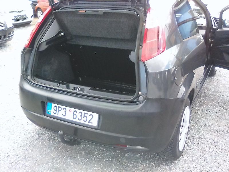 Fiat Punto (2010) 1.2i , 2.majitel - fotka 23 z 32