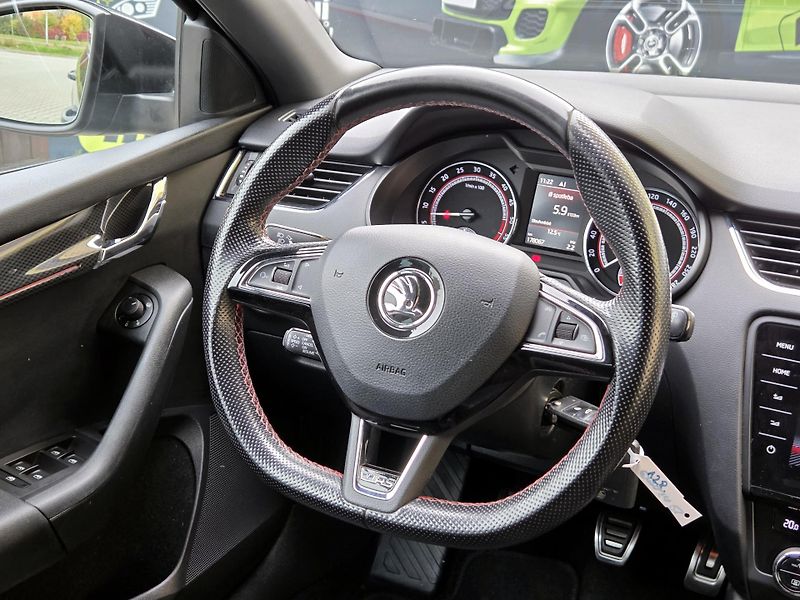 Škoda Octavia TDi RS,CEBIA *SERV.KNÍŽKA*  - fotka 33 z 48