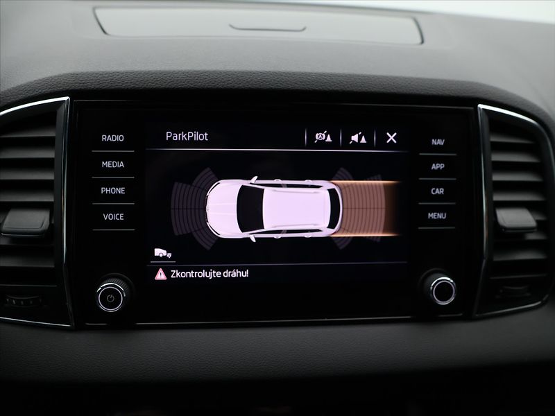 Škoda Karoq 2,0 TDI DSG 4x4 Sportline DPH - fotka 20 z 32