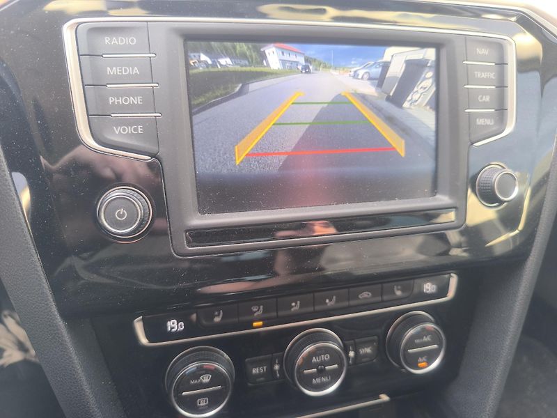 Volkswagen Passat 2.0TDI,95TKM,MAX VÝBAVA,MASÁŽE - fotka 9 z 23