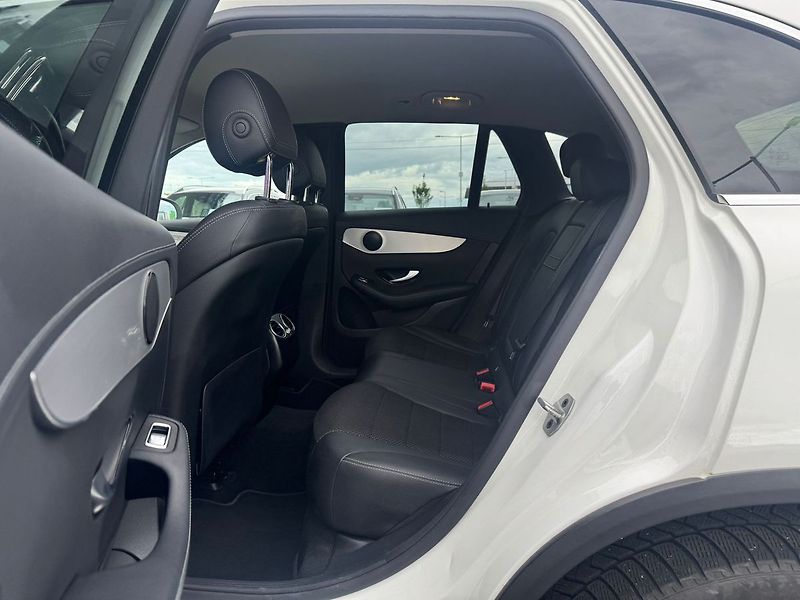 Mercedes-Benz GLC 220d 4MATIC - fotka 18 z 21