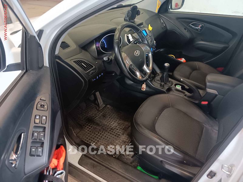 Hyundai ix35 (2010) 2.0 i 4x4, ČR, servis.kniha - fotka 3 z 3