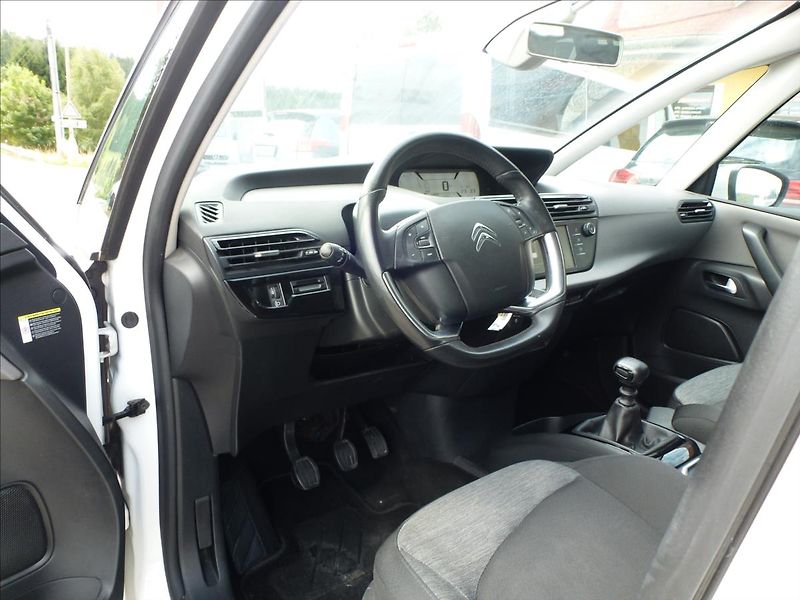 Citroën Grand C4 Picasso 1,2 PureTech 130HP Turbo 6MAN - fotka 16 z 51
