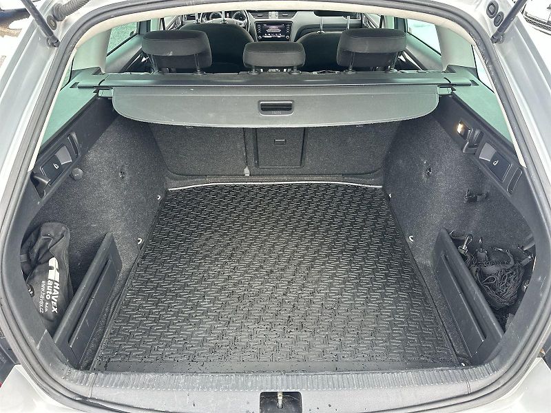 Škoda Octavia (2018) Combi 2.0 TDI DSG Style - fotka 27 z 29