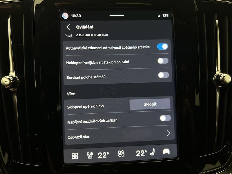 Volvo V90 CC B4 AWD BRIGHT PLUS AUT CZ - fotka 38 z 45