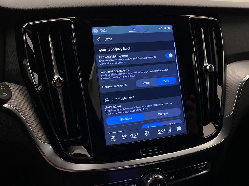 Volvo V60 CC B5 AWD BRIGHT PLUS AUT  - fotka 50 z 58