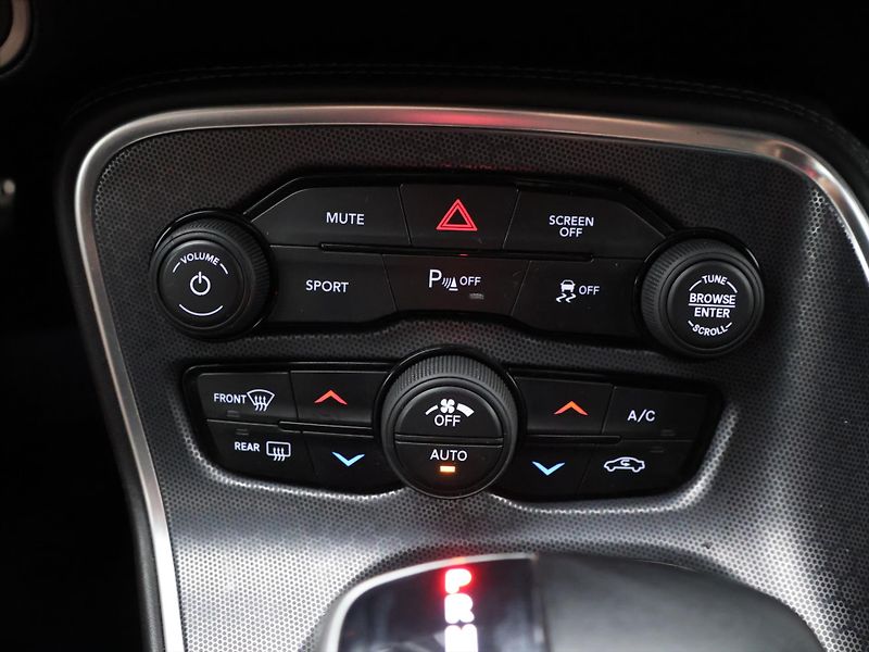 Dodge Challenger R/T 5,7 Hemi V8 280kW Kůže - fotka 21 z 31