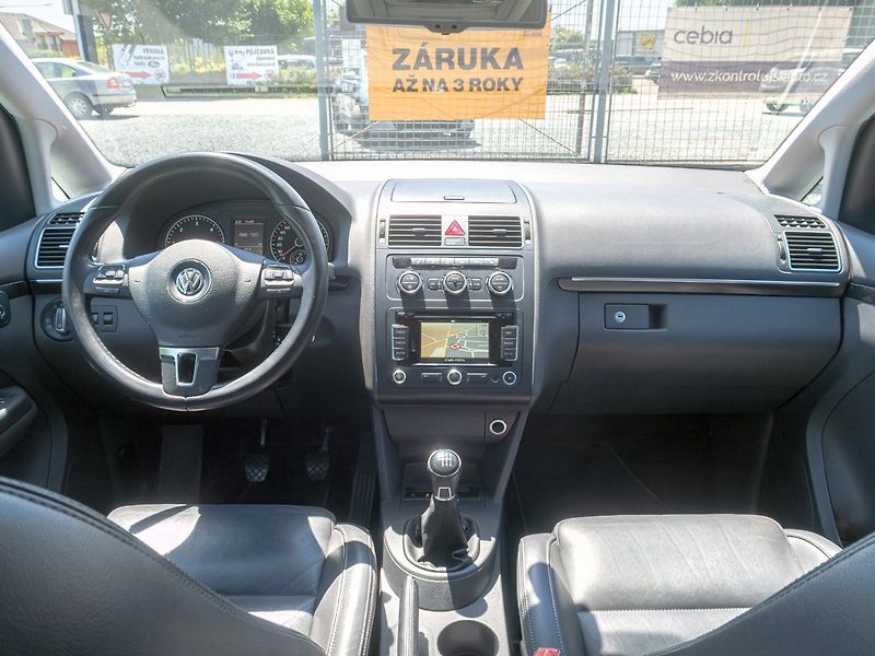 Volkswagen Touran (2014) 1.6TDI HG NAVI – 7 SEDADEL - fotka 13 z 47