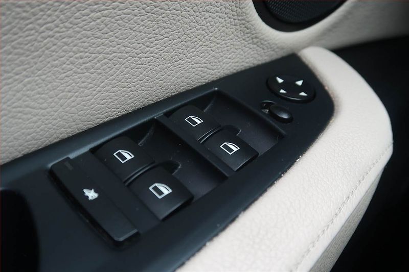 BMW X5 (2013) xDrive30d, 4X4, Automat - fotka 20 z 26