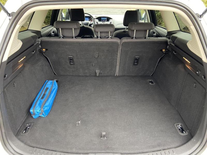 Ford Focus (2014) 1.0EcoBoost 92kw - fotka 16 z 32