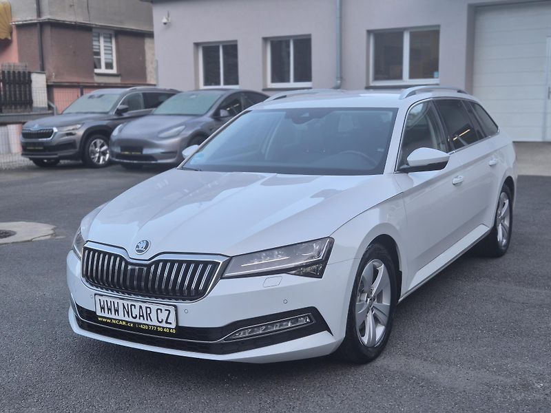 Škoda Superb Combi 2,0TDi DSG 110kw 17ALU - fotka 1 z 44