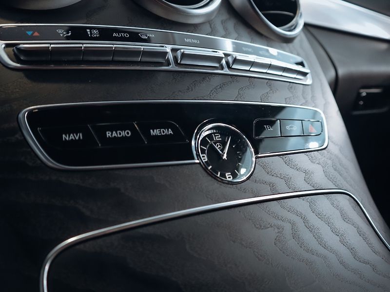 Mercedes-Benz Třídy C C 300d coupe 4MATIC AMG - fotka 21 z 32