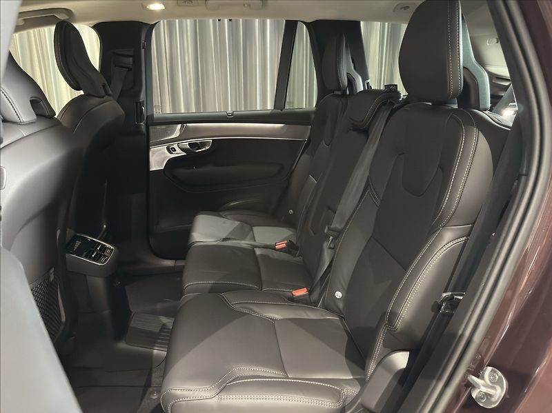 Volvo XC90 (2026) 2,0 T8  Ultra Bright - fotka 17 z 42