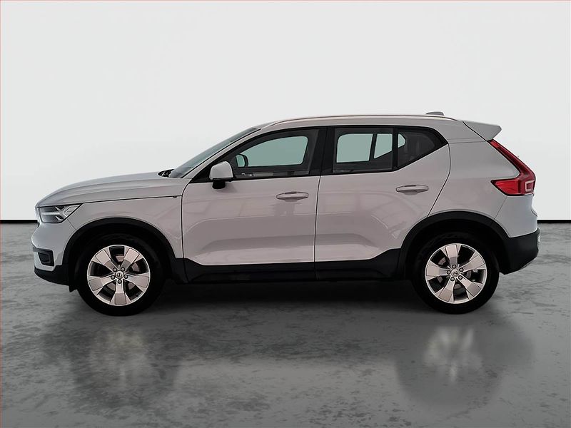 Volvo XC40 (2019) Momentum D3 AWD - fotka 3 z 18