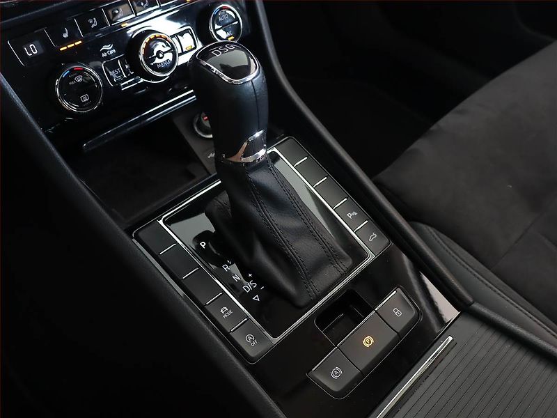 Škoda Superb (2018) 2.0 TDI, Automat, Kůže, Navi - fotka 13 z 25