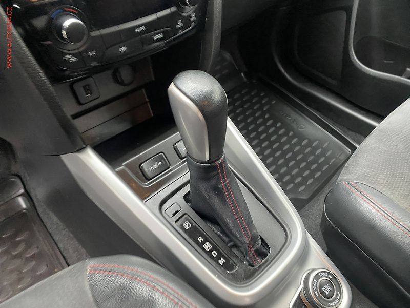 Suzuki Vitara (2017) 1.4 BJet AllGrip, Elegance - fotka 14 z 20