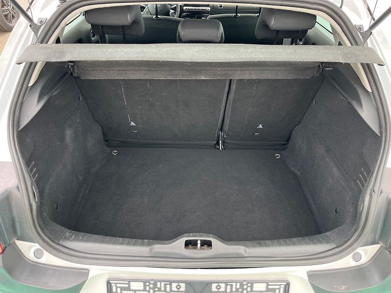 Citroën C4 Cactus 1.2, 60kW, Klima, Navi - fotka 16 z 20