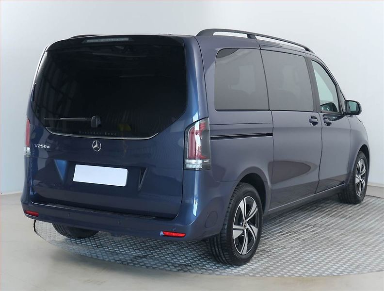 Mercedes-Benz Třídy V (2025) 250 d - fotka 5 z 23