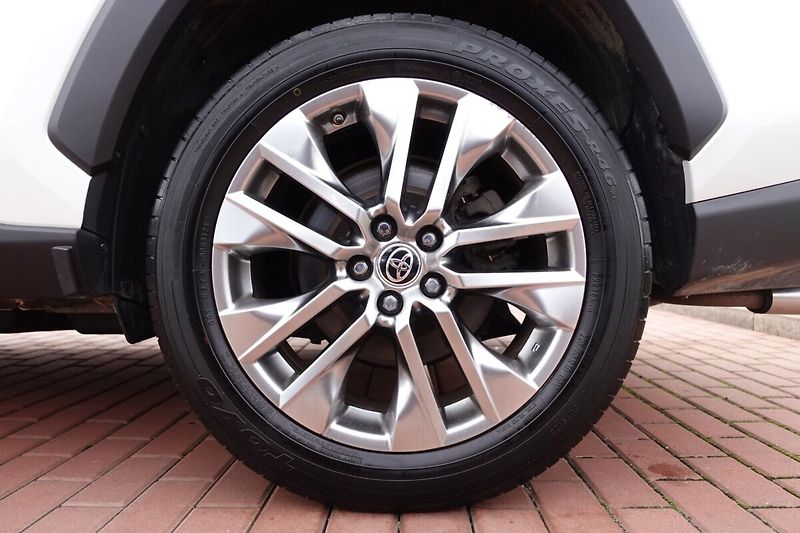 Toyota RAV4 2,5 HEV Executive Skyview  4x4 - fotka 8 z 36