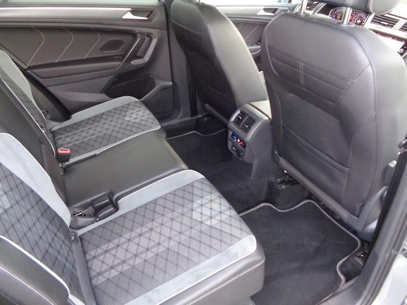Volkswagen Tiguan 2.0 TSI 7DSG 4x4 R-LINE  140 k - fotka 25 z 30
