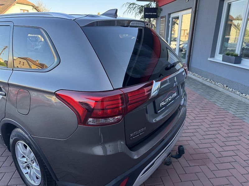 Mitsubishi Outlander (2019) 2.0i Mivec Digi Klima Kamera - fotka 39 z 48