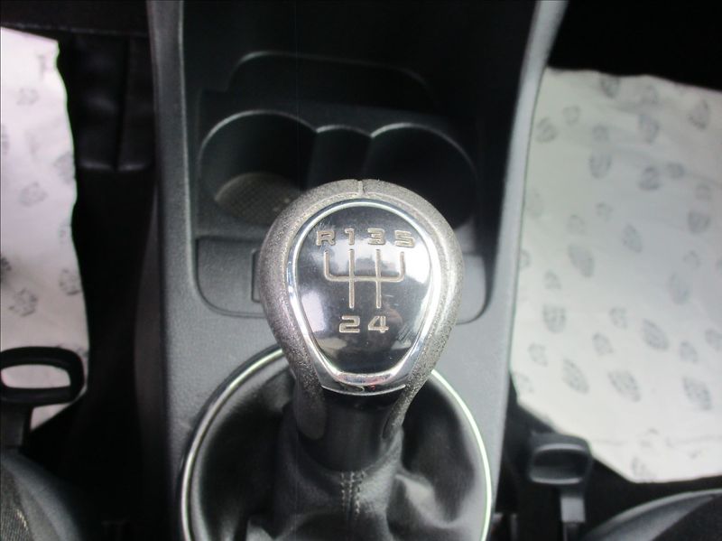 Škoda Fabia 1,2 TSI, klima, serv. kniha, - fotka 19 z 28