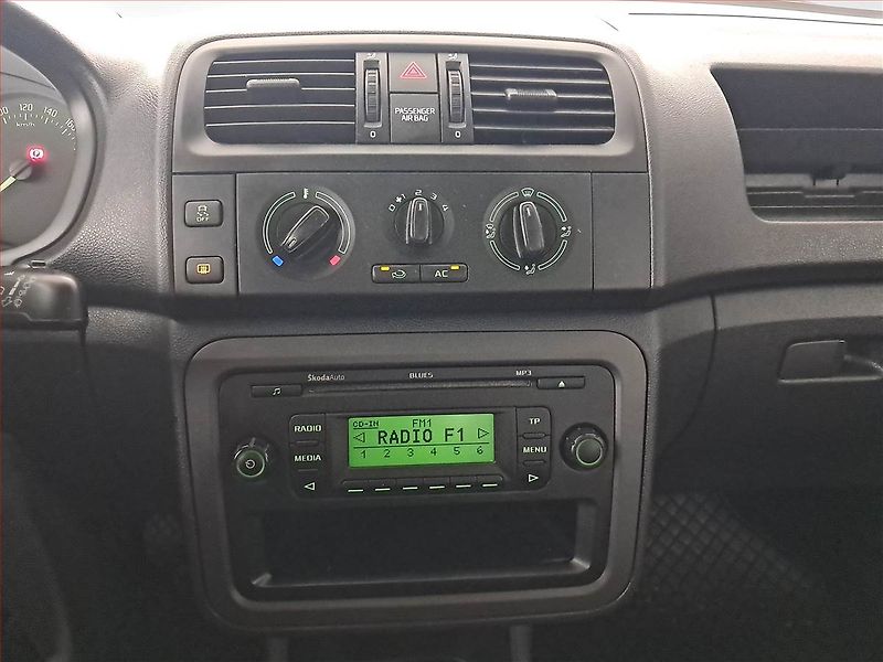 Škoda Roomster (2012) 1.4 16V, Park. senzory - fotka 12 z 17