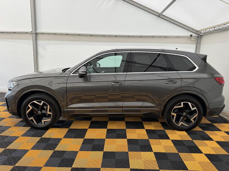 Volkswagen Touareg 3.0Tdi*1-MAJ*DPH*R-LINE*HUD* - fotka 4 z 47
