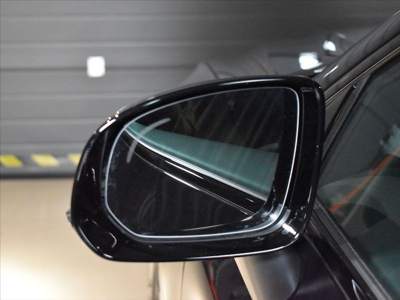 Volvo XC60 2,0 B5 AWD Plus BLIS,Bezklíč - fotka 23 z 24