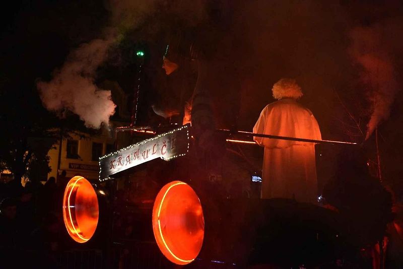 Krampusové a ďábelská vozidla