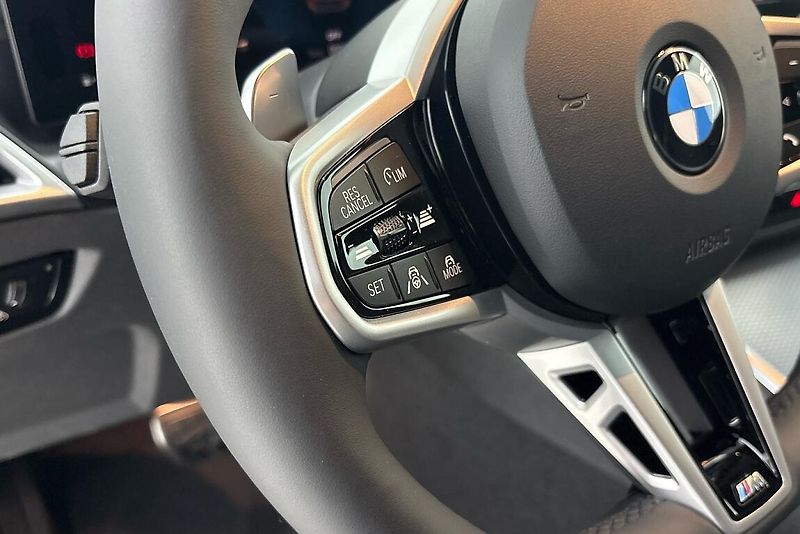 BMW Řada 3 řady 3 | 330d xDrive - fotka 21 z 24