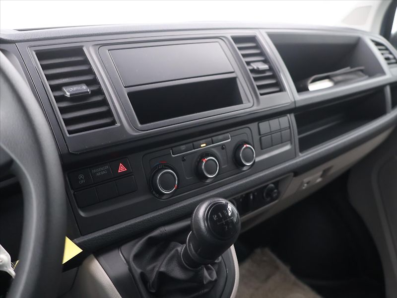 Volkswagen Transporter 2,0 TDI 75kW 6-Míst CZ DPH - fotka 19 z 30