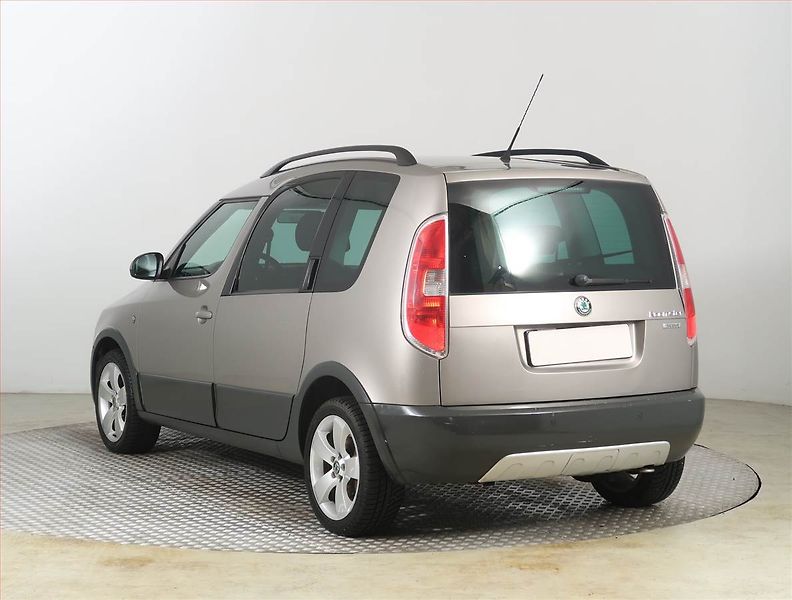 Škoda Roomster (2011) Scout 1.2 TSI, Serv.kniha - fotka 4 z 17