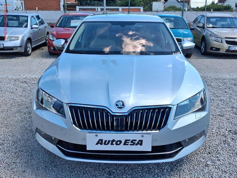 Škoda Superb (2015) 2.0 TDi, ČR, Style - fotka 2 z 24