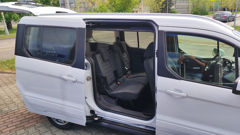 Ford Tourneo Connect (2020) 1,5 EcoBlue 88kW CZ DPH - fotka 25 z 30