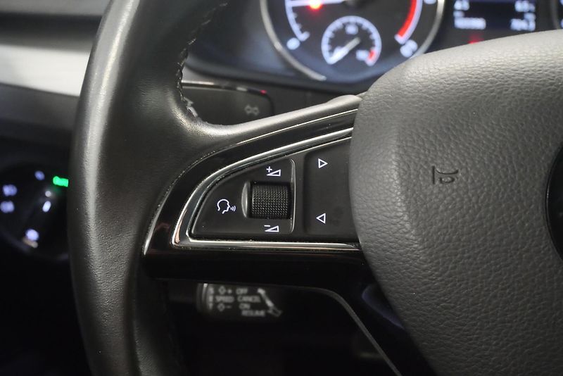 Škoda Superb - fotka 17 z 29