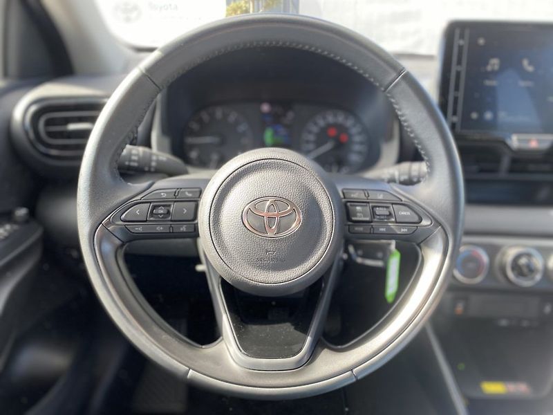 Toyota Yaris 1.5i, ČR-2m, Style, záruka - fotka 14 z 30