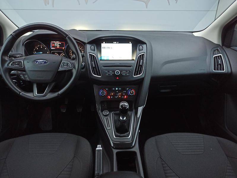 Ford Focus 1.5TDCi 88kW ČR,1.MAJ.TITANIUM - fotka 15 z 30